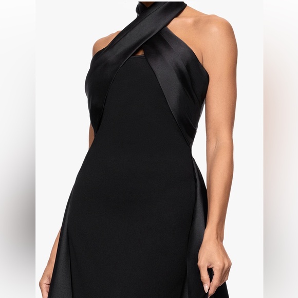 Betsy & Adam Dina Scuba Crepe Halter Neck Gown - Picture 2 of 10